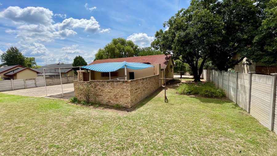 3 Bedroom Property for Sale in La Hoff North West